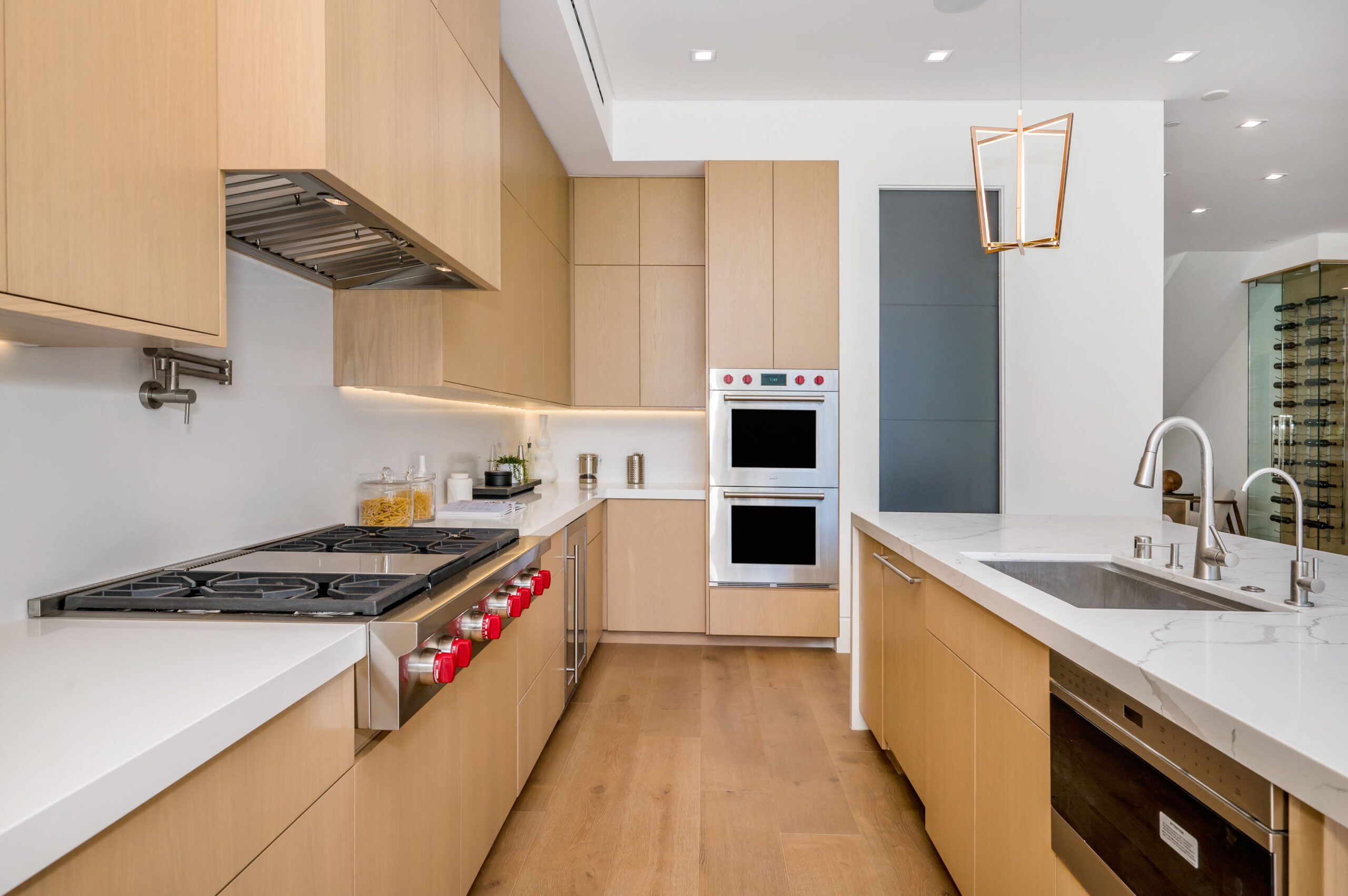 Overcoming Kitchen Clutter: Why Smart Storage Dominates 2026 Renovations